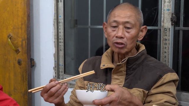 【農村四哥】農村四哥為酸菜做準備，一家人栽種青菜秧，一道石爆沸騰腰花犒勞眾人 смотреть онлайн