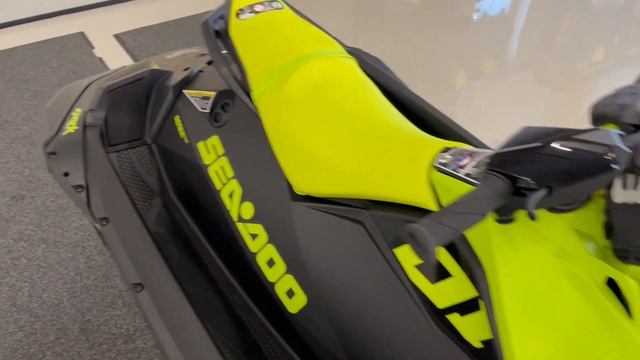 Sea Doo Spark Trixx 90 2 up MANTA GREEN смотреть онлайн