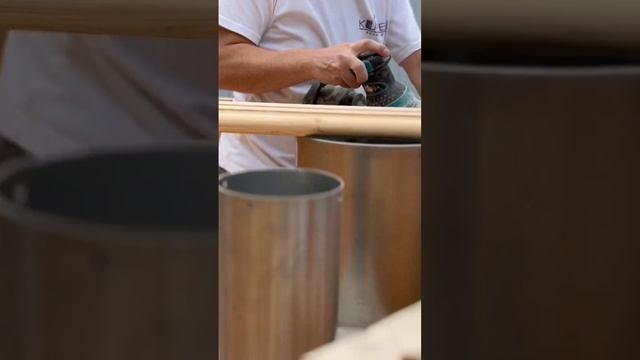 Важно проверить своей рукой, чтобы ничего не зацеплялось и не поймать занозу! Качество в деталях! смотреть онлайн