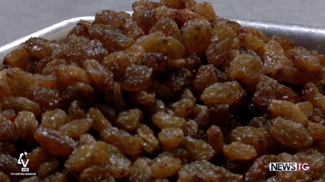 I marchigiani non possono fare a meno del panettone,dolce simbolo del Natale смотреть онлайн