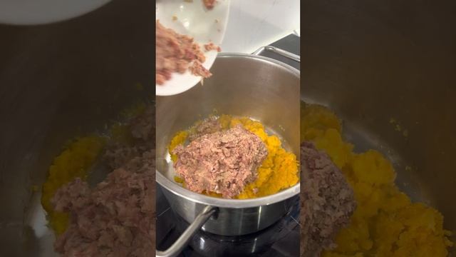 Spaghetti with Bolognese sauce смотреть онлайн