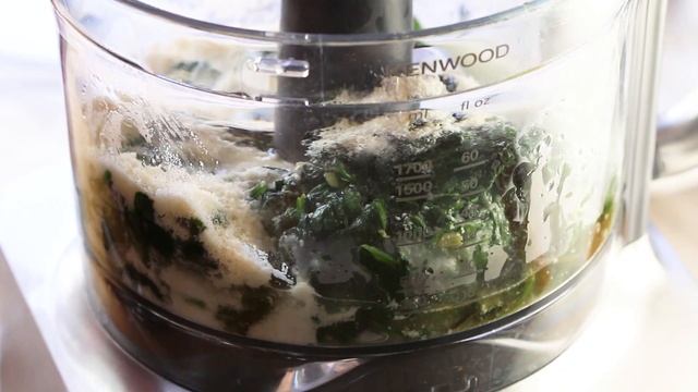 Spaghetti with Spinach Sauce смотреть онлайн
