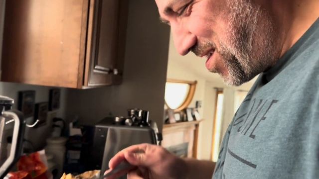 Немножко обо всём ✨ Выбираю духи ✨ Муж готовит печенье смотреть онлайн