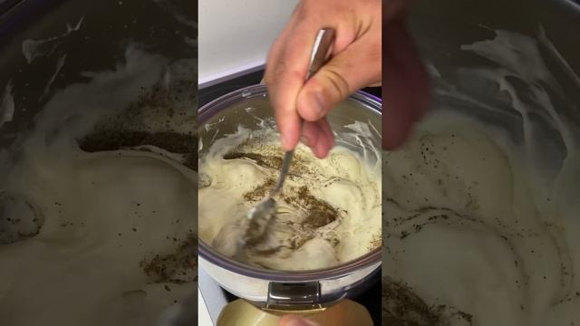 СОЧНАЯ КАПУСТА ПОД СЫРНОЙ ШАПКОЙ 🧀 #shorts смотреть онлайн