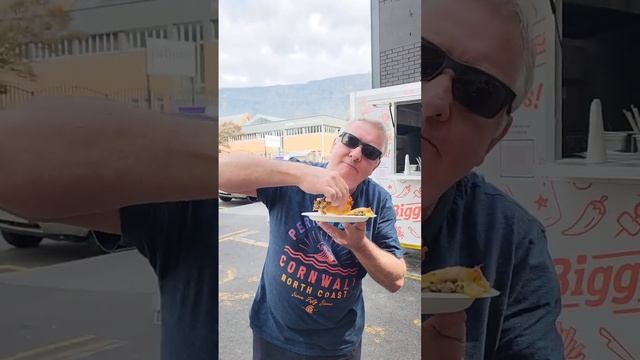 Beef and lamb Birria tacos with consomme. #capetown #capetownfoodie #birriatacos #foodtruck смотреть онлайн