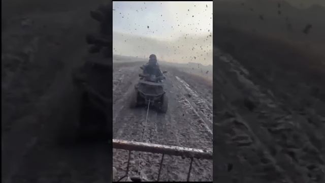 Ничего на свете лучше нету, чем бродить друзьям по белу свету.... смотреть онлайн