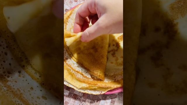 Блины с красной рыбой! С Масленицей🥞 #всочиумаши смотреть онлайн