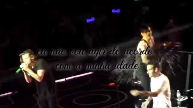 act my age - one direction + lilo water fights // legendado/tradução pt-br смотреть онлайн