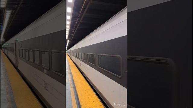 NJT trains Amtrak action at New York Penn смотреть онлайн
