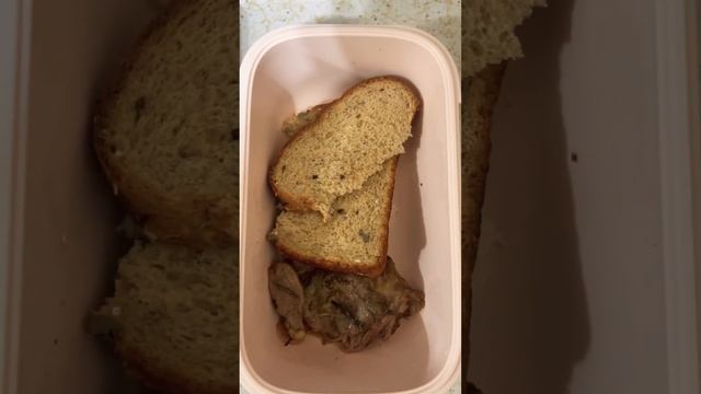 Чем кормят американцы своих детей? Обзор реальных школьных ланчбоксов #shorts #ланчбокс #америка смотреть онлайн