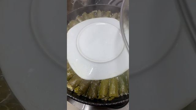 Долма из виноградных листьев #азербайджанскаякухня #восточнаякухня смотреть онлайн