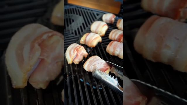 Bacon Wrapped Chicken Thighs смотреть онлайн