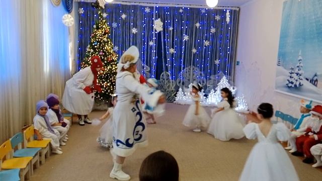 Новогодний утренник2 смотреть онлайн