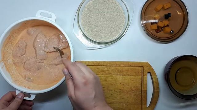 Мини шашлычок из куриной гудки с сыром в кляре на шпажках в сметано клюквенном соусе смотреть онлайн