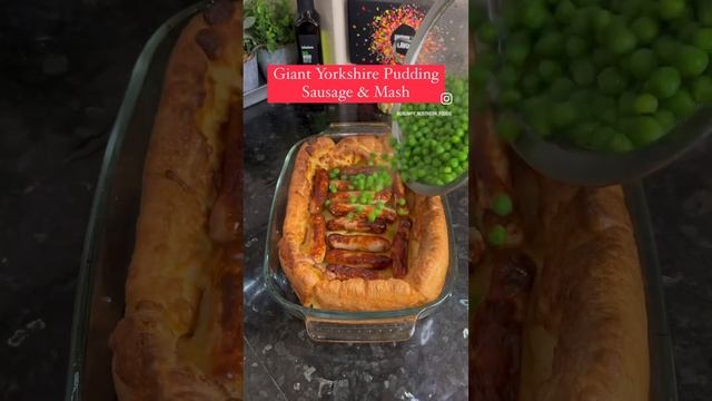 Giant Yorkshire Pudding Sausage & Mash смотреть онлайн