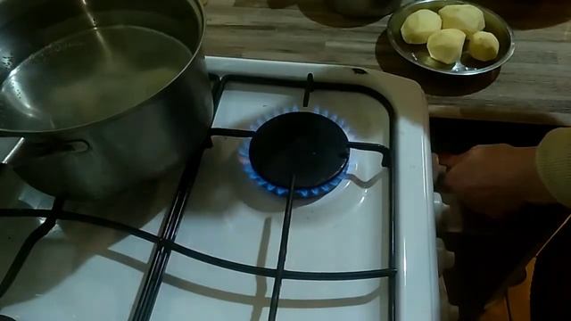 БОРЩ ИЗ КРАПИВЫ. смотреть онлайн