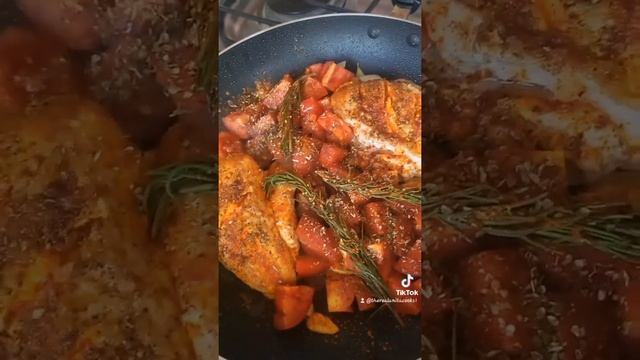 #cajun Chicken Tomato with Smashed Potatoes Green Beans #travelingchef #foodporn #food #asmr #beta смотреть онлайн