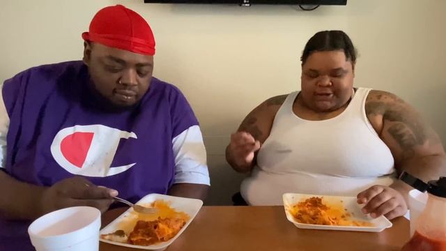 LEFTOVER LASAGNA MUKBANG (MAC QUITTING YOUTUBE?) смотреть онлайн