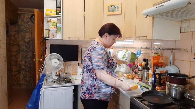 УТРО ЗАВТРАКАЕМ ВМЕСТЕ // КОФЕ с МаршMALLOWS и ГЛАЗУНЬЯ НА БУМАГЕ смотреть онлайн