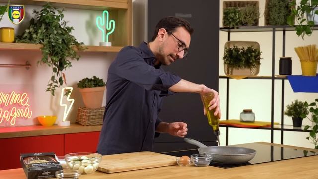 Provolone dolce Deluxe con grissini al pomodoro e cipolline | Chef in Camicia | Lidl Italia смотреть онлайн