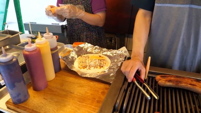 모짜렐라 치즈 소시지 또띠아 / mozzarella cheese sausage tortilla - korean street food смотреть онлайн