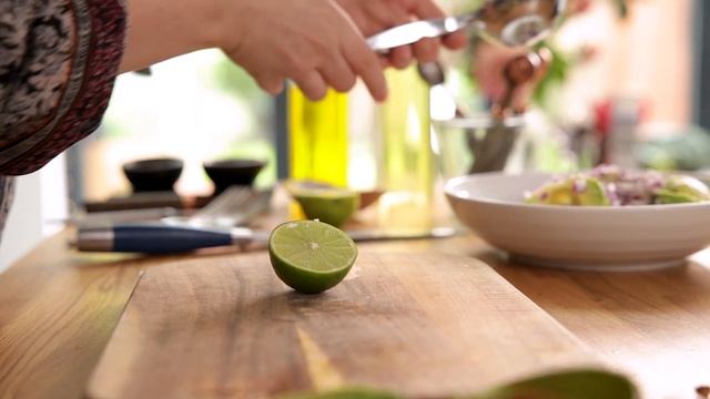 My Favourite Homemade Fresh Guacamole | Ready in 5 minutes! смотреть онлайн