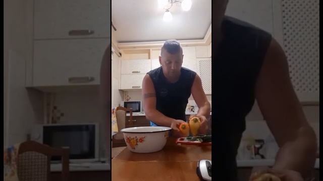 Привет из Крыма! Горячий салат 🥗 смотреть онлайн