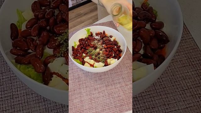 Вкусненький салатик и к тому же без майонеза. Кто на ПП Вам такой тоже можно))) #рецепты #shorts смотреть онлайн