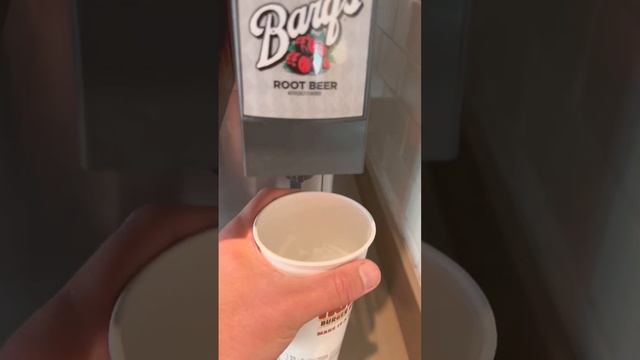 Getting Barq’s Rootbeer at Soda Fountain Machine | The Habit Burger Grill, Alhambra, California смотреть онлайн