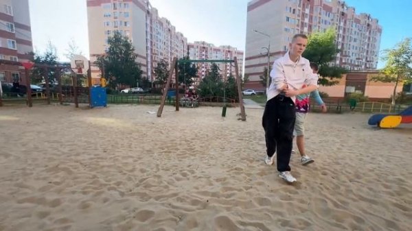 Проучил ЗЛЫХ ШКОЛЬНИКОВ, которые ИЗДЕВАЛИСЬ над БОМЖОМ!