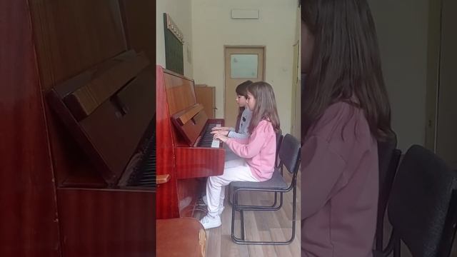 Martina Ivanova Ivanova (11 y) and Mia Milanova Eneva (10 y) смотреть онлайн