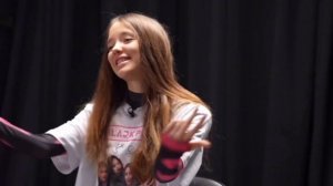 ХЕЙТЕР КИНУЛ В КВИНКУ АНАНАС#ананас #хейтеры#тг#бадабум