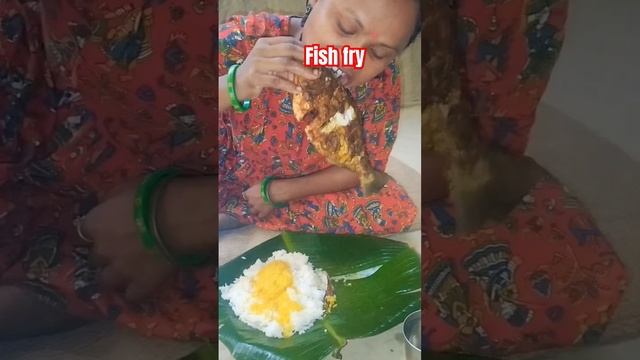 Fish fray recipe cooking and eating with rice 🍚 🐠 #fishfry #eatingshow #foodshorts смотреть онлайн