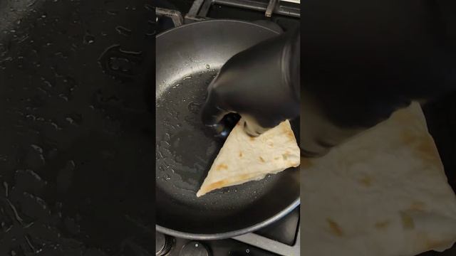 ВКУСНАЯ ЕДА ЗА 5 МИНУТ Ленивые Хачапури с творогом #shorts смотреть онлайн