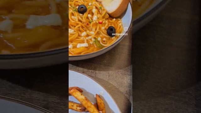 Itni khushiii 🙈🙈 | Hayee ❣️ | Bangalore| Food Adventures #shorts #streetfood #fries смотреть онлайн
