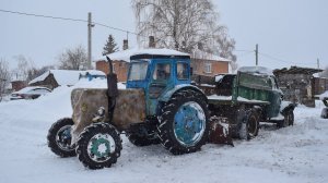 Трактор Т-40АМ. Звук дизеля Д-144. / An old Soviet T-40 tractor. The sound of diesel engine D-144.