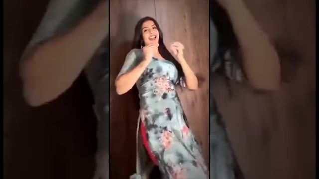 Hot Girl Romantic Dance смотреть онлайн