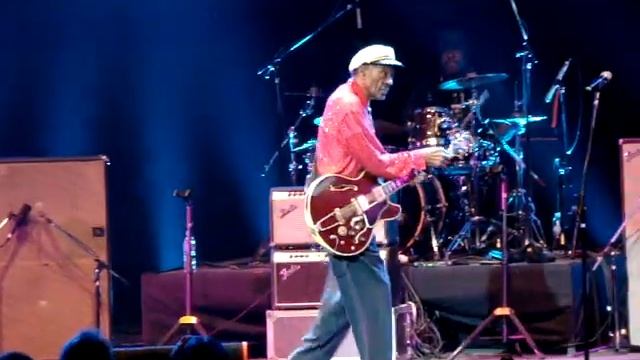 Chuck Berry (Johnny B. Goode) - Live in Buenos Aires (14-04-13) смотреть онлайн
