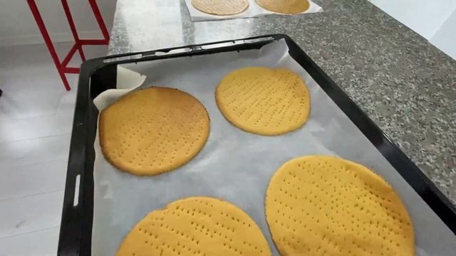 Пока готовили медовик промокли на сквозь. Будние в Анталии. смотреть онлайн