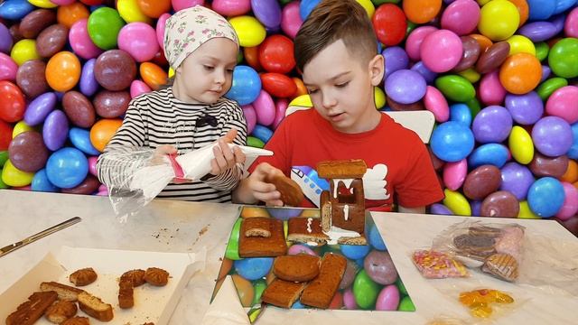 Арти и Адель делают пряничный паровоз (или домик)! смотреть онлайн