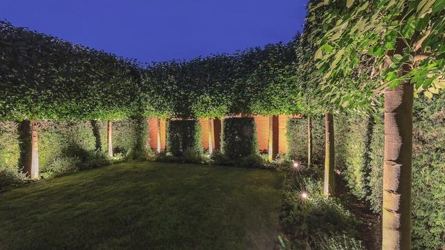 Впечатляющее изменение сада с помощью ландшафтного освещения! смотреть онлайн