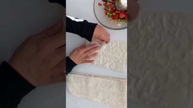 Baklavalık Yufka ile Çıtır Börek🥠🍕Turkish style Filo Dough Triangle Pastry💫 #shorts смотреть онлайн