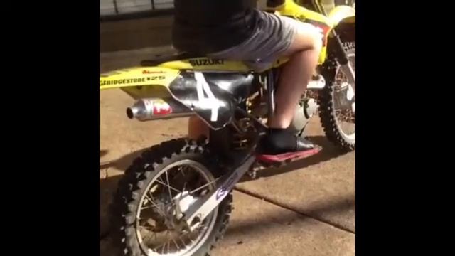 suzuki drz-125 pro circuit t-4 смотреть онлайн