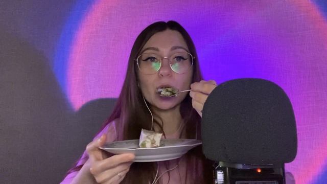 АСМР итинг домашнего чизкейка 🍰🍌 ASMR Eating Cheesecake 😍