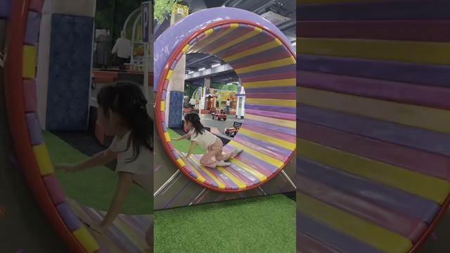 Самая очаровательная белочка в колесе. смотреть онлайн