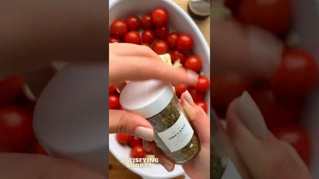 Satisfying TikTok's Viral Baked Feta & Cherry Tomato Pasta Recipe! #shorts смотреть онлайн