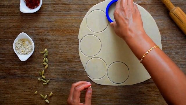 Sweet Ravioli with Rabri | Indian Fusion Dessert смотреть онлайн