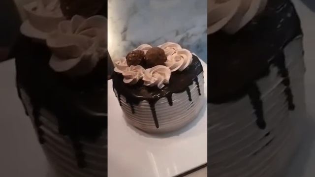 FERRERO ROCHER CAKE BY 👉 ZAKIA CAKE HOUSE #cakedecorating #cakes #cakeshorts #cakedesign #youtube смотреть онлайн