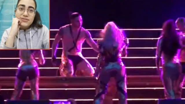 Christina Aguilera Dirrty + Vanity + Express/Lady Marmelade live Reaction смотреть онлайн