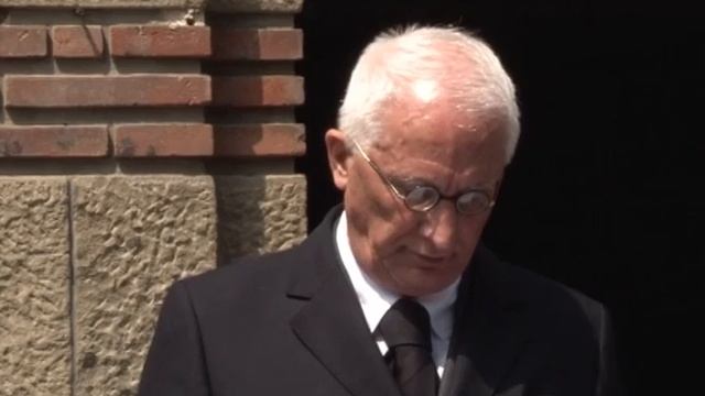 20110502 - Sahrana Bate Mihajlovica смотреть онлайн